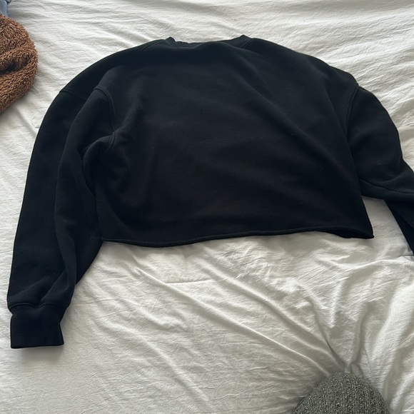 Wild fable cropped black crew neck - Picture 3 of 3